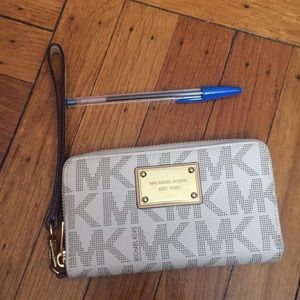 Michael Kors Wristlet